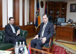 دیدار سفیر ایران با وزیر دفاع ارمنستان