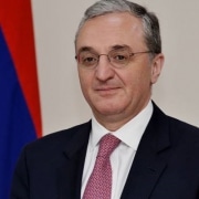 تاکید وزیر خارجه ارمنستان بر تقویت روابط با ایران